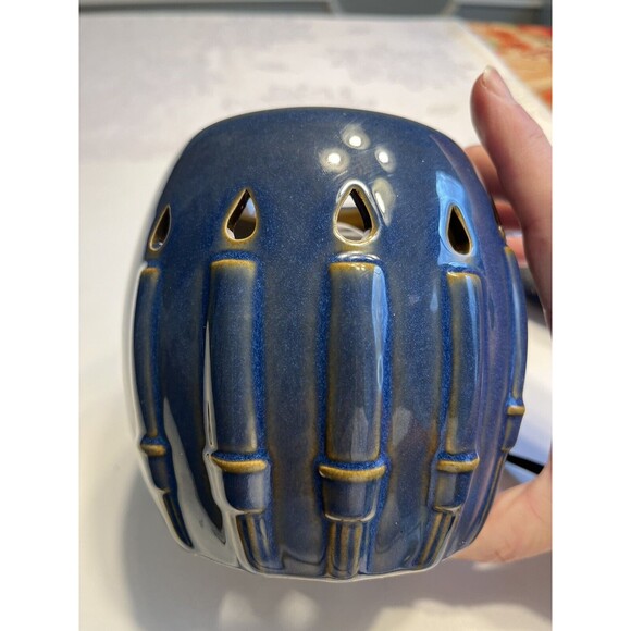 Scentsy Hanukkah Menorah Blue Ceramic Wax Warmer Full Size Retired Tested - Picture 13 of 15